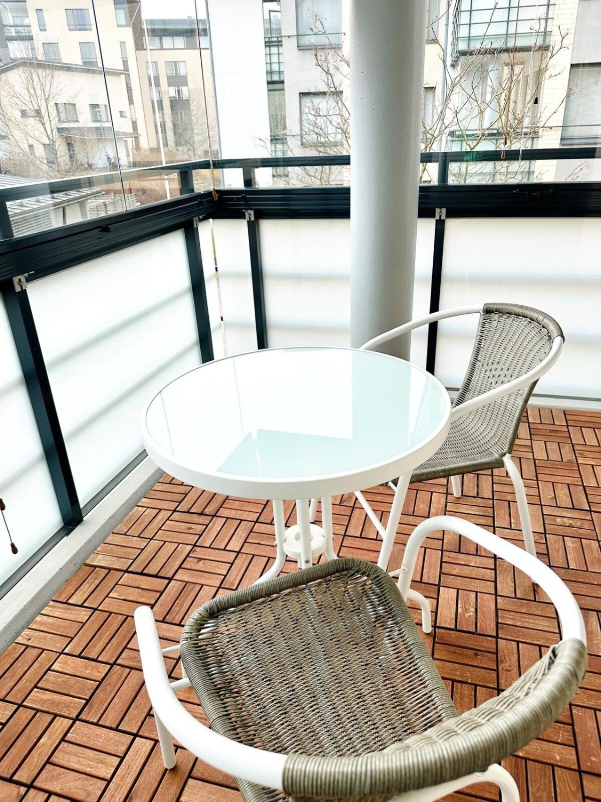 Stylish One Bedroom - Metro, Sauna And Free Parking