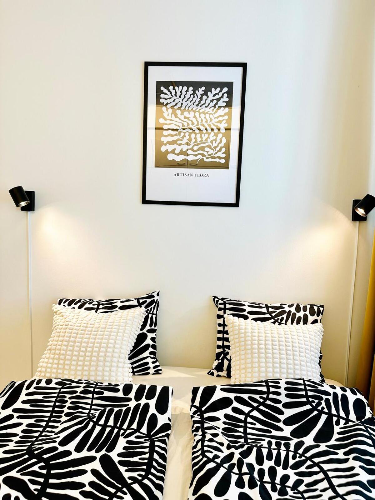 Stylish One Bedroom - Metro, Sauna And Free Parking *