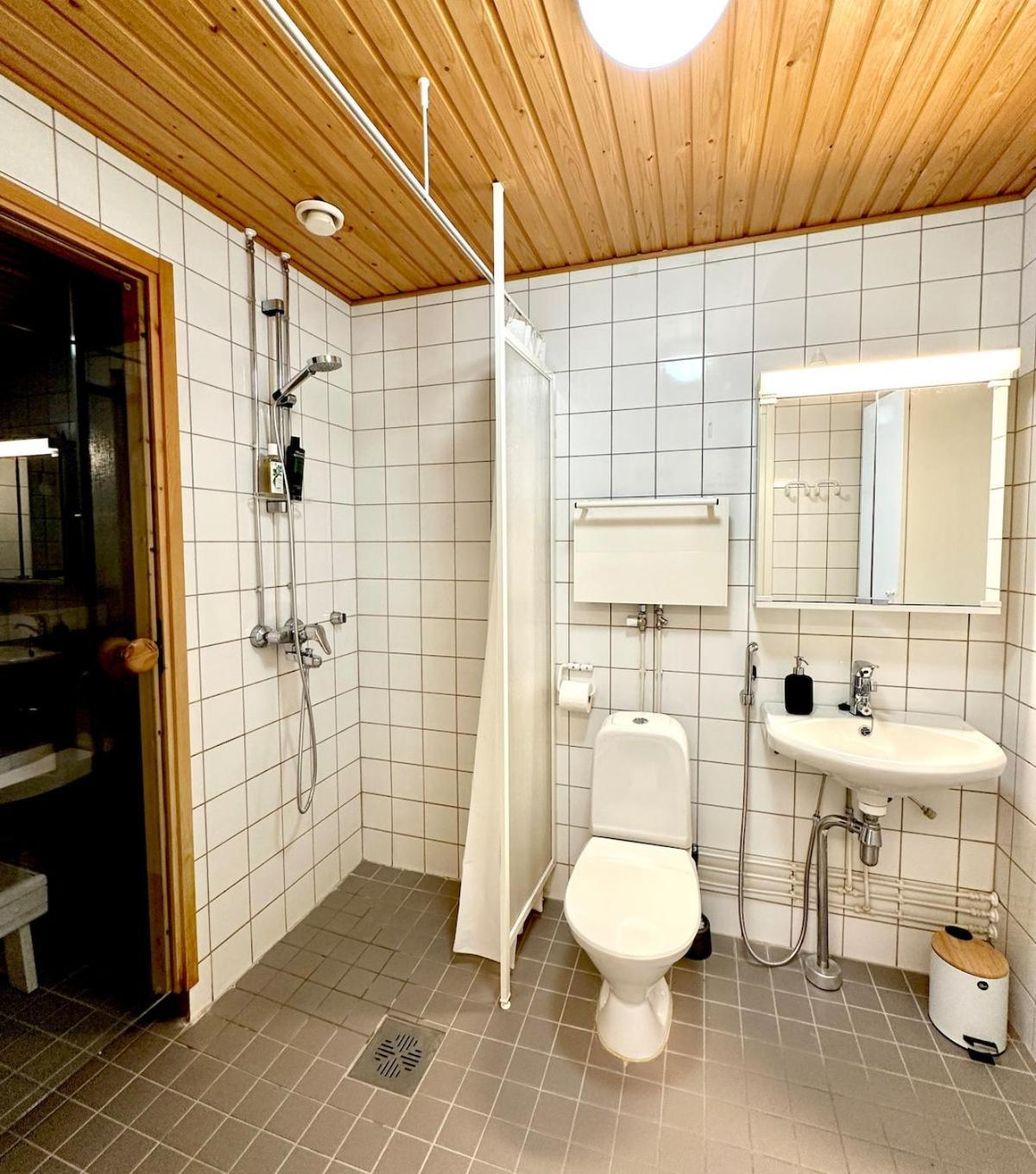 Stylish One Bedroom - Metro, Sauna And Free Parking *