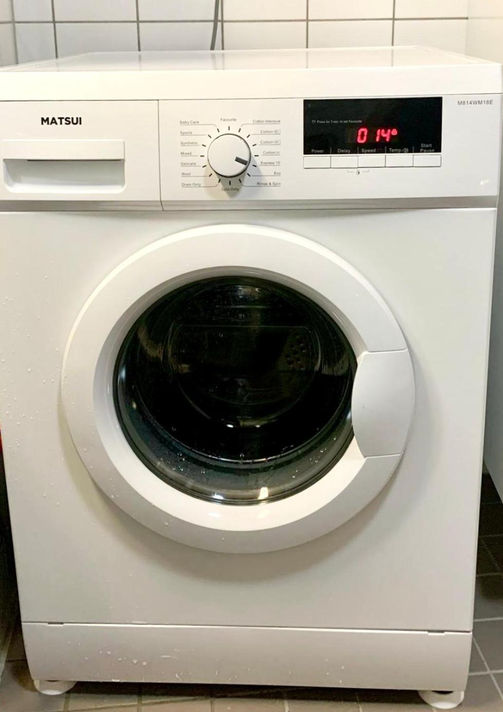 Stylish One Bedroom - Metro, Sauna And Free Parking Apartment *