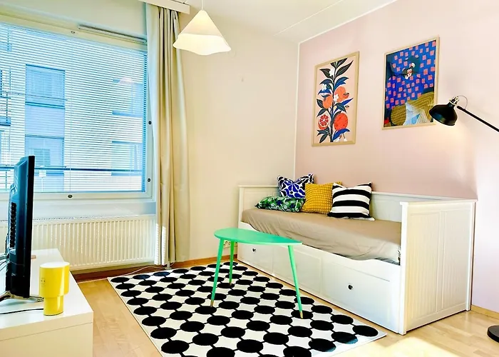 Helsinki Stylish One Bedroom Apartment - Metro, Sauna And Free Parking
