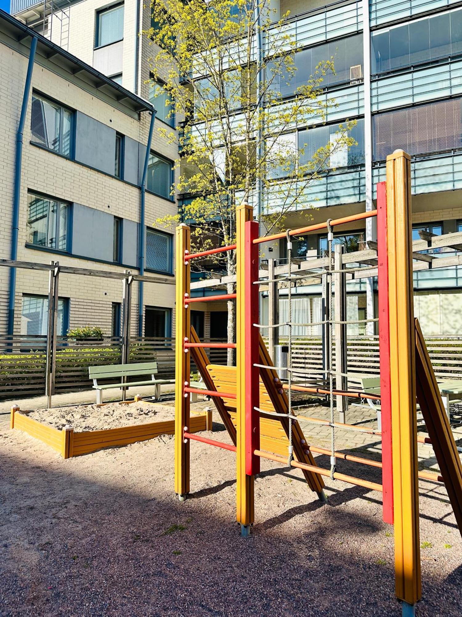 Lejlighed Stylish One Bedroom - Metro, Sauna And Free Parking